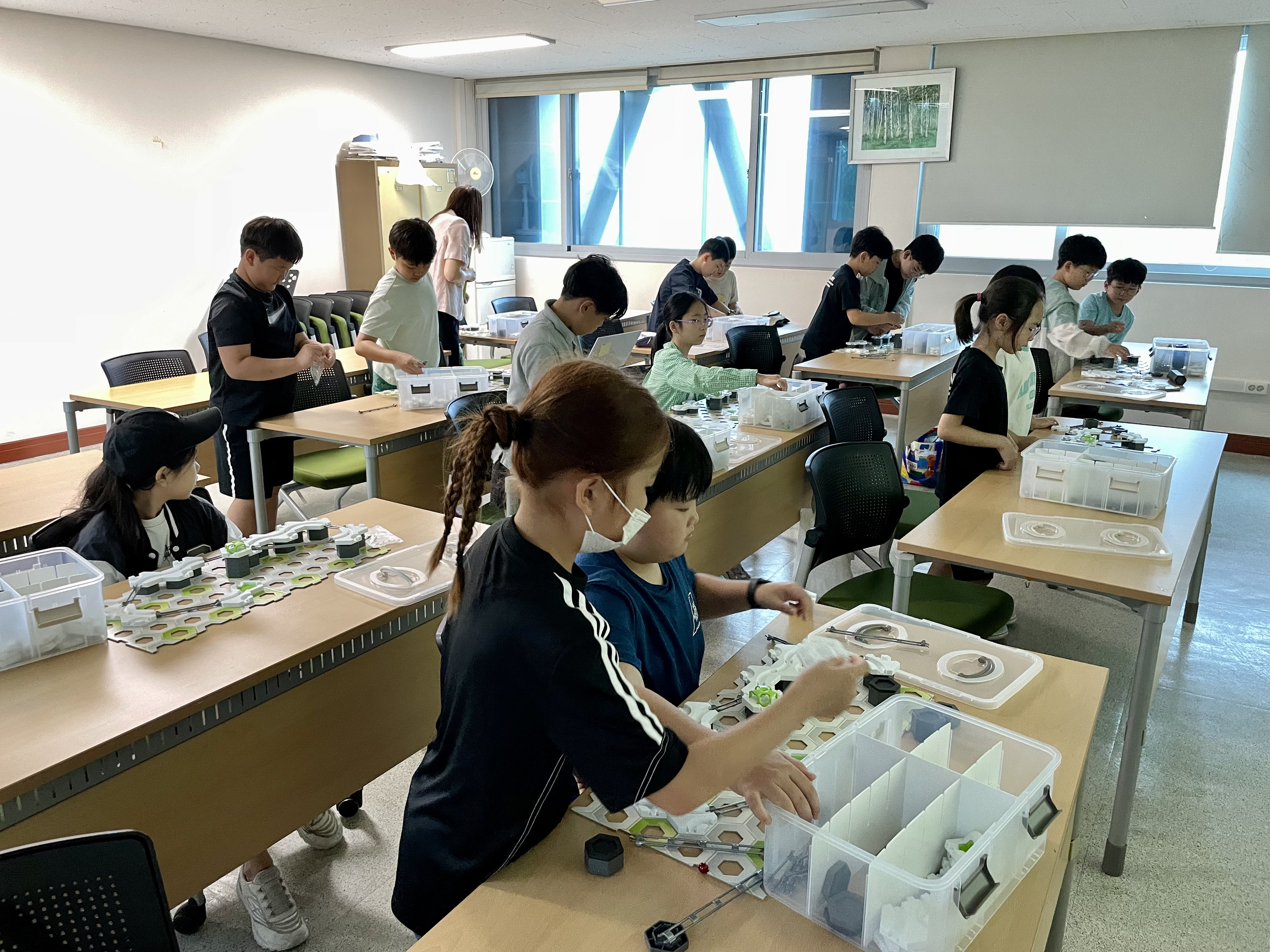 3. 도서관에서 체험하며 즐기는 여름방학.jpeg