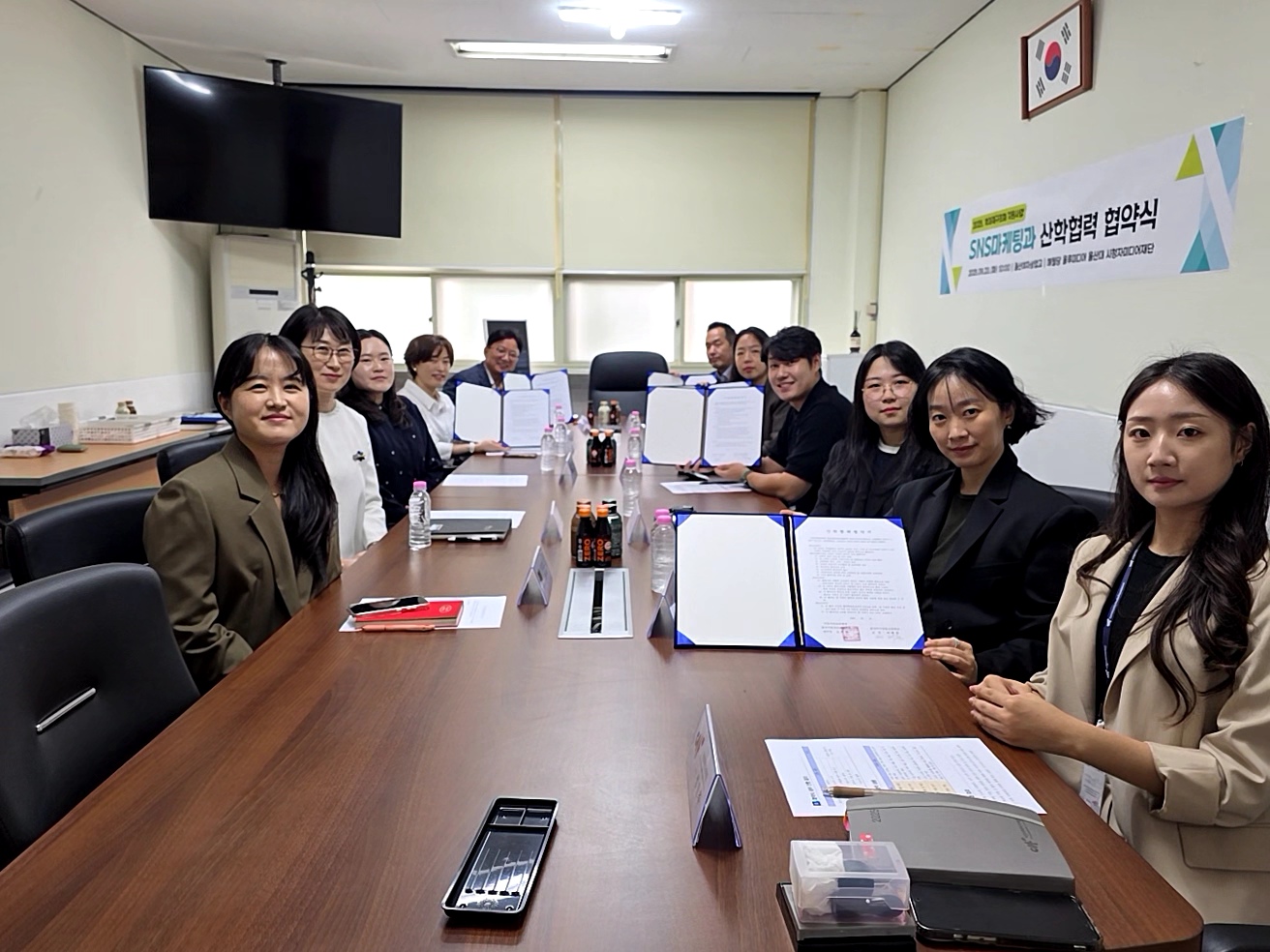 9. 울산여자상업고, 지역기관 4곳과 산학협력 맞손.jpg