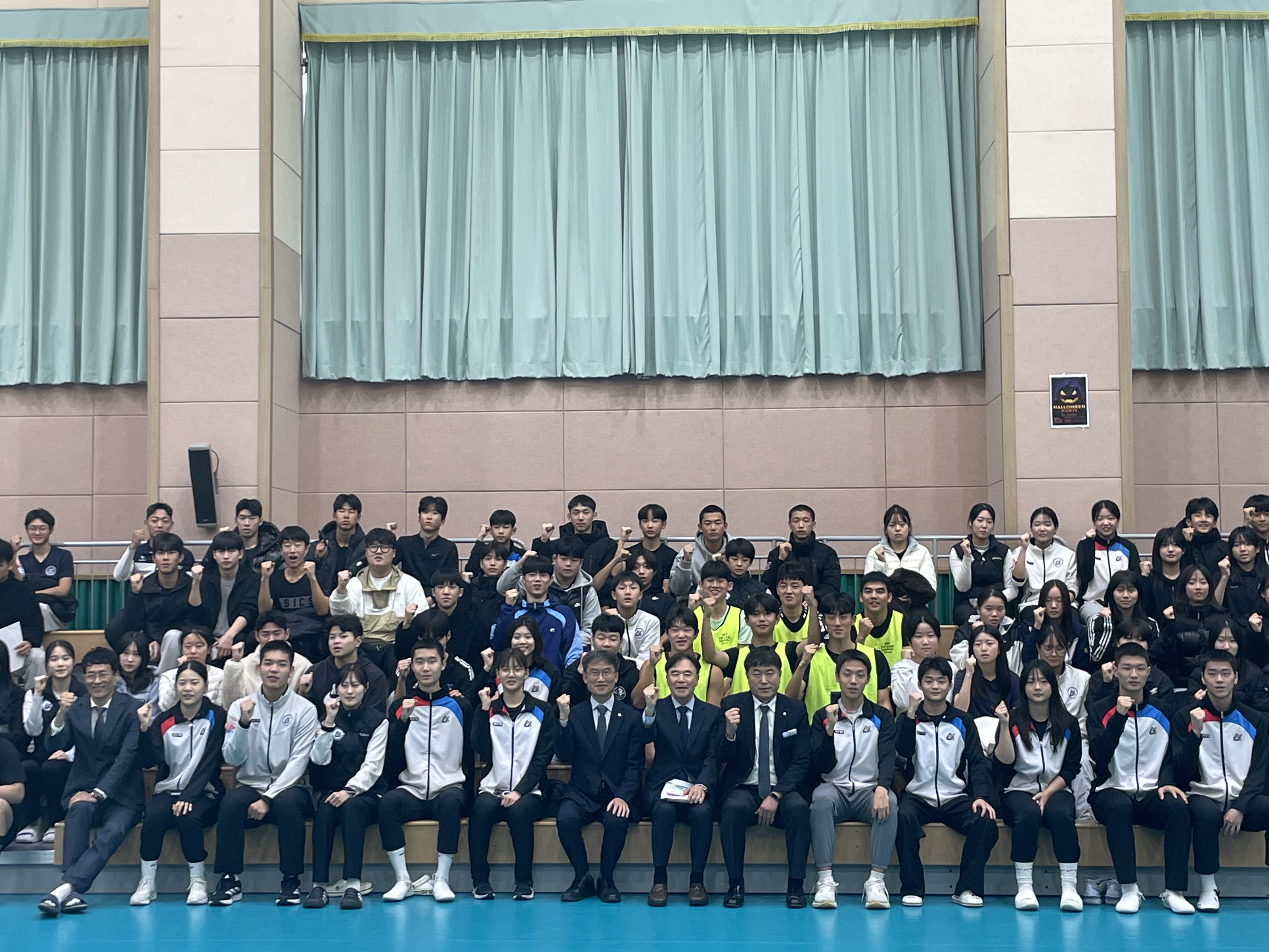 천창수 교육감은 3일 울산스포츠과학고를 방문해 학생 선수들을 격려하고 학교 현안을 공유했다 (2).jpg