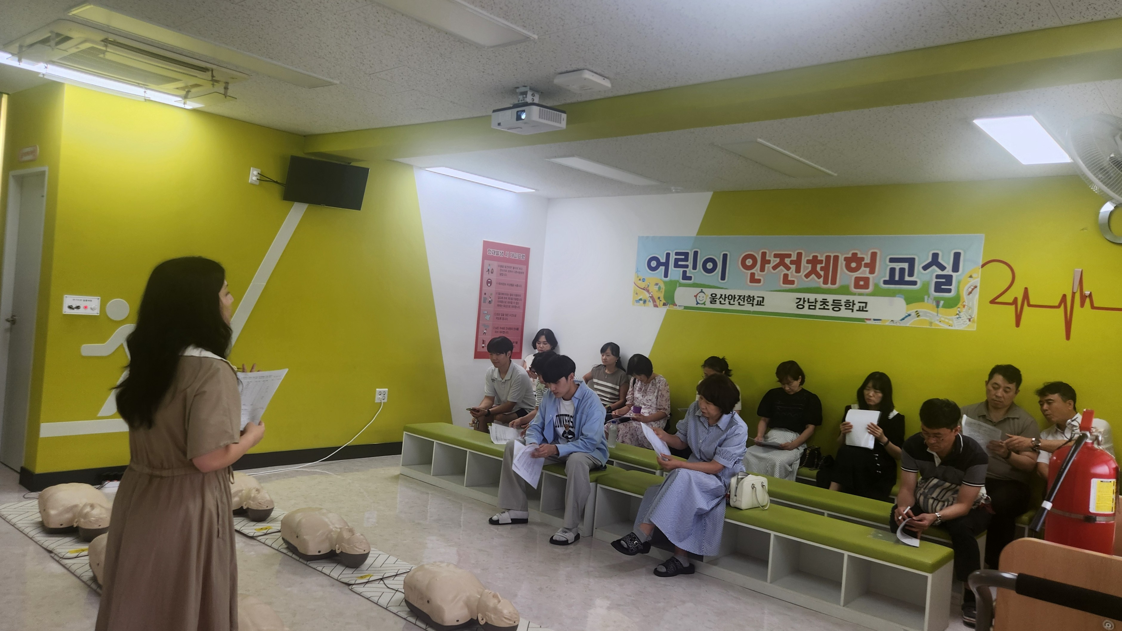3. ‘안전하게 배우자’ 거점형 안전체험교실 사전 점검 완료 (2).jpg