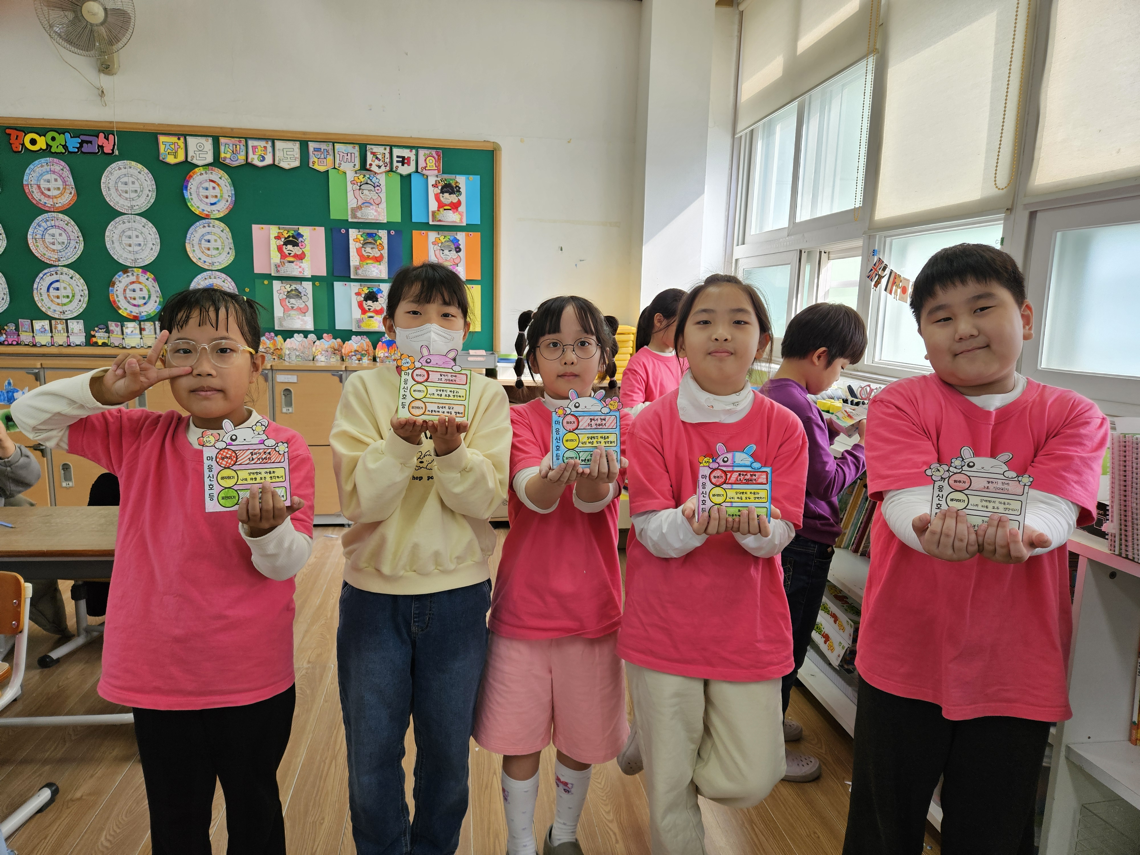 울산중앙초는 17~21일 '우리들의 마음신호등, 생명 존중 주간'을 운영했다 (1).jpg