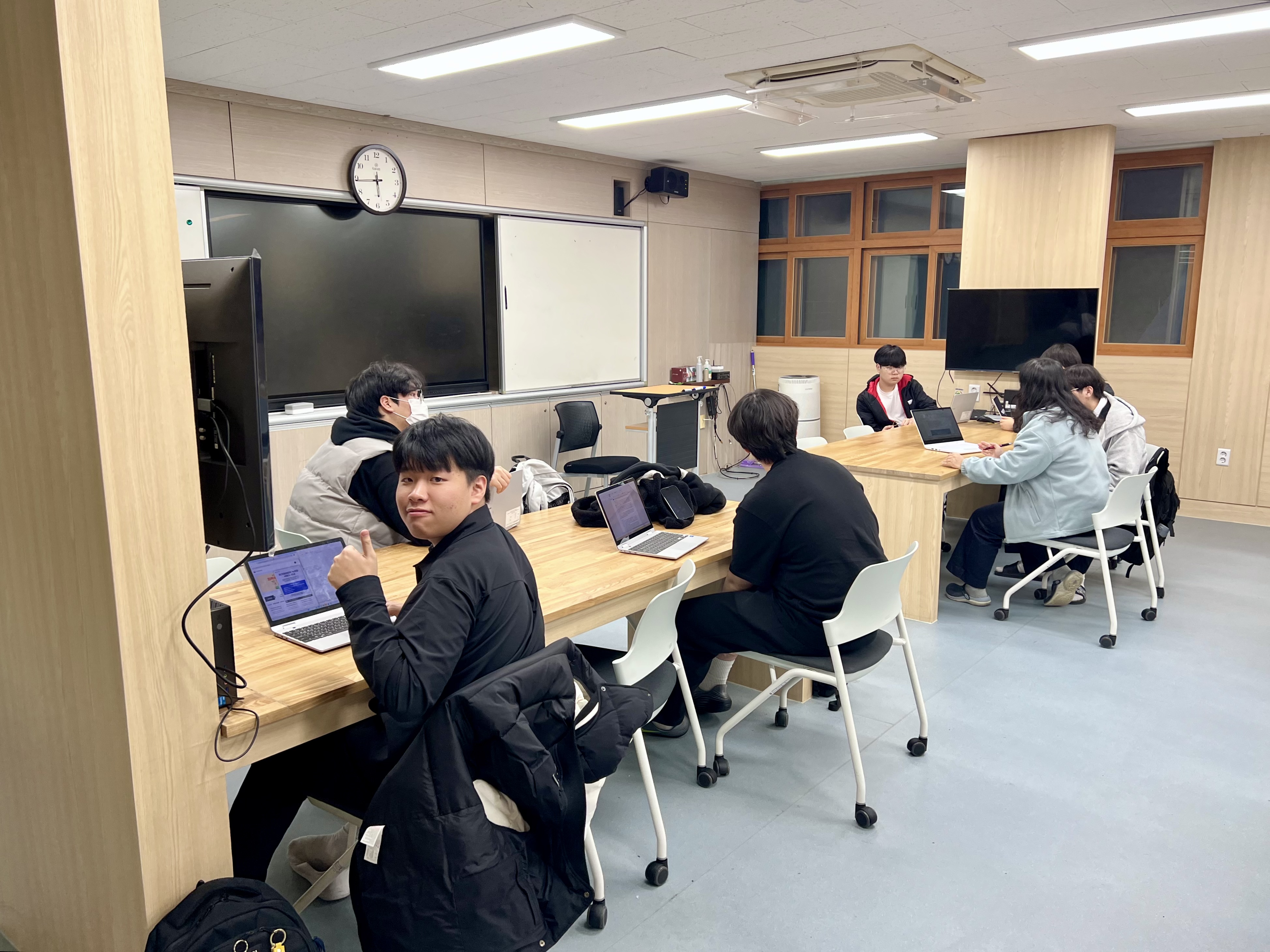 울산제일고는 최근 1~2학년을 대상으로 '질문 중심 지역사회 연계 교육과정 캠프'를 운영했다 (1).jpg