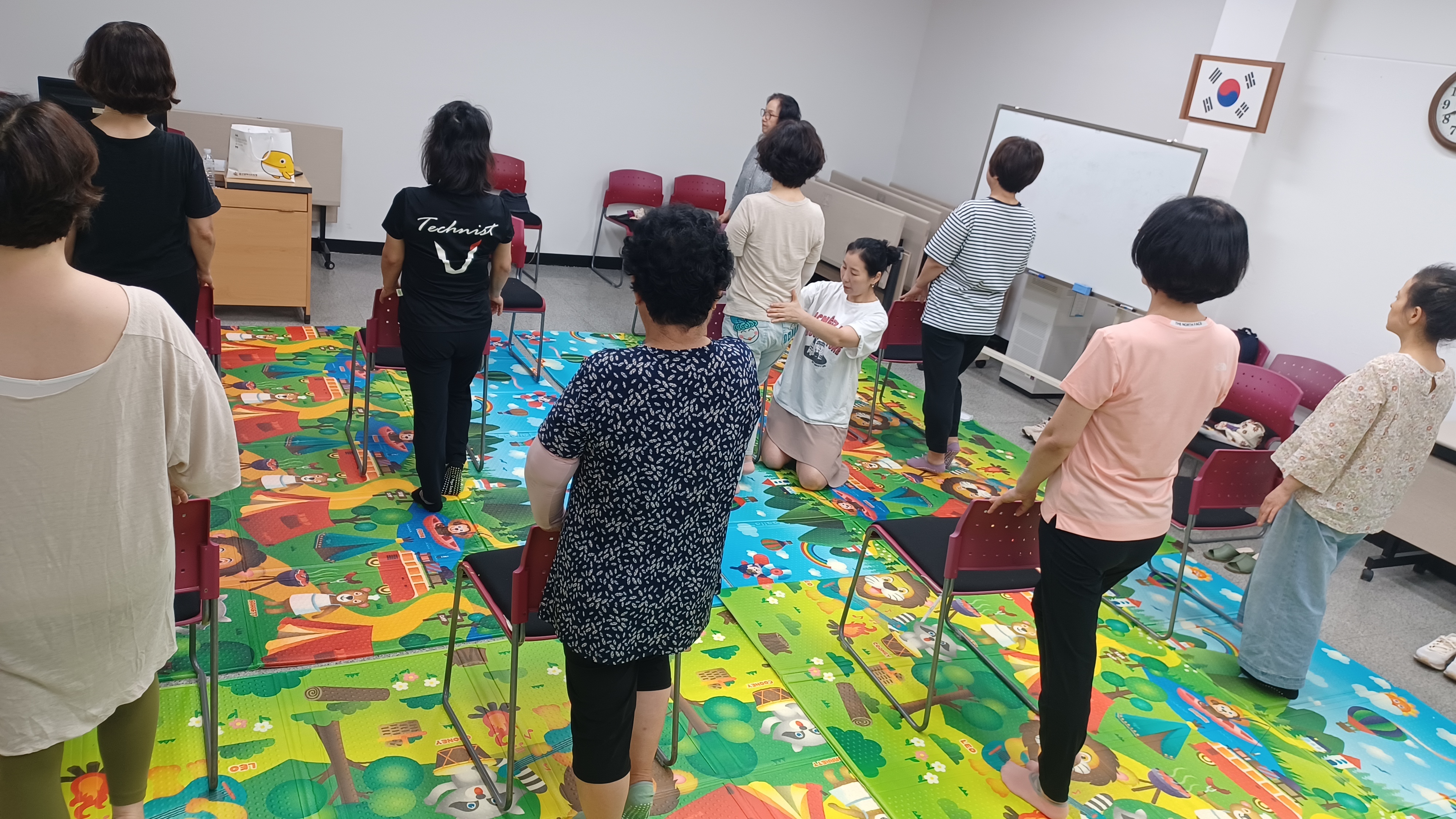 8. 동부도서관, 초등학생과 주민 대상 평생교육강좌 운영(성인) (1).jpg