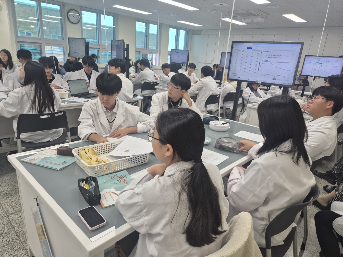 3. 울산교육청은 29일 호계고등학교에서 '자능형 과학실 온(ON)' 디지털 과학 공개수업을 열었다 (1).jpg