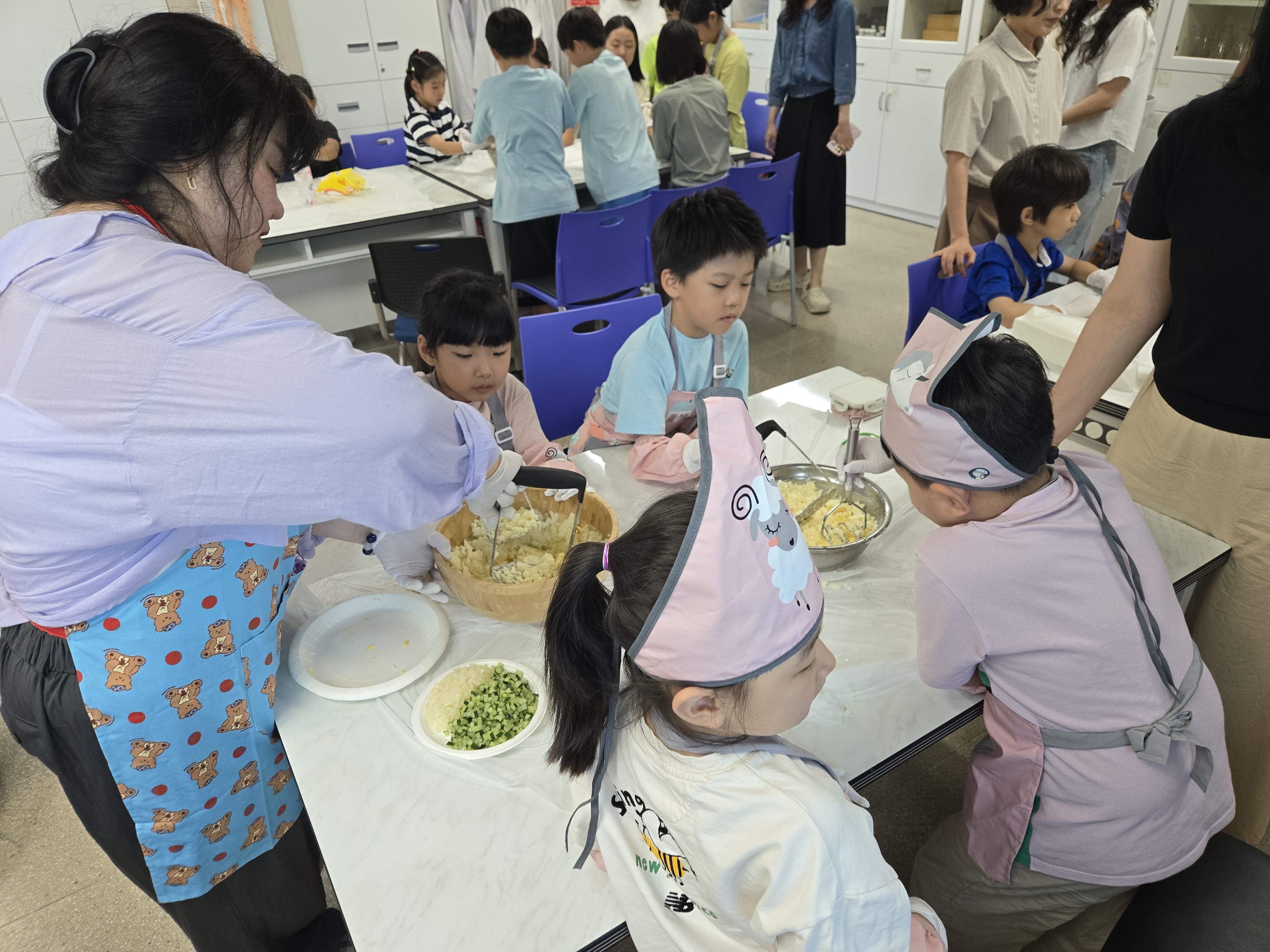 두서초, 감자 수확부터 요리까지 ‘함께하는 배움’ (3).jpg