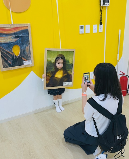 6. 유아교육진흥원, ‘그림 속으로’ 놀이기획전 운영 (2).jpeg