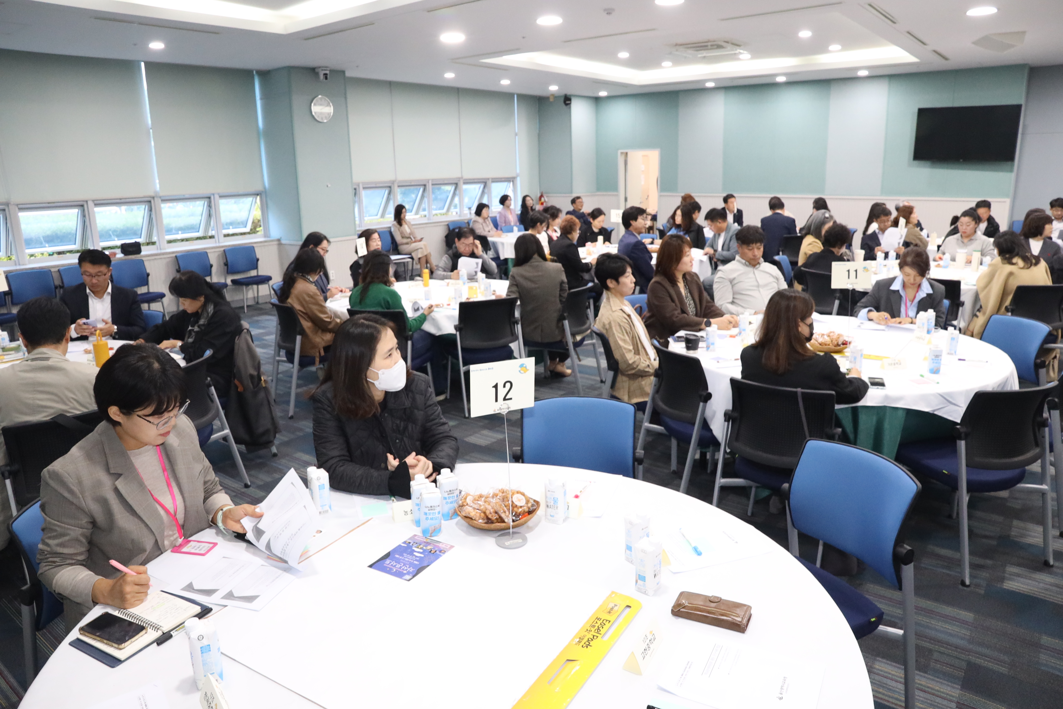 원탁토론회 (2).jpg