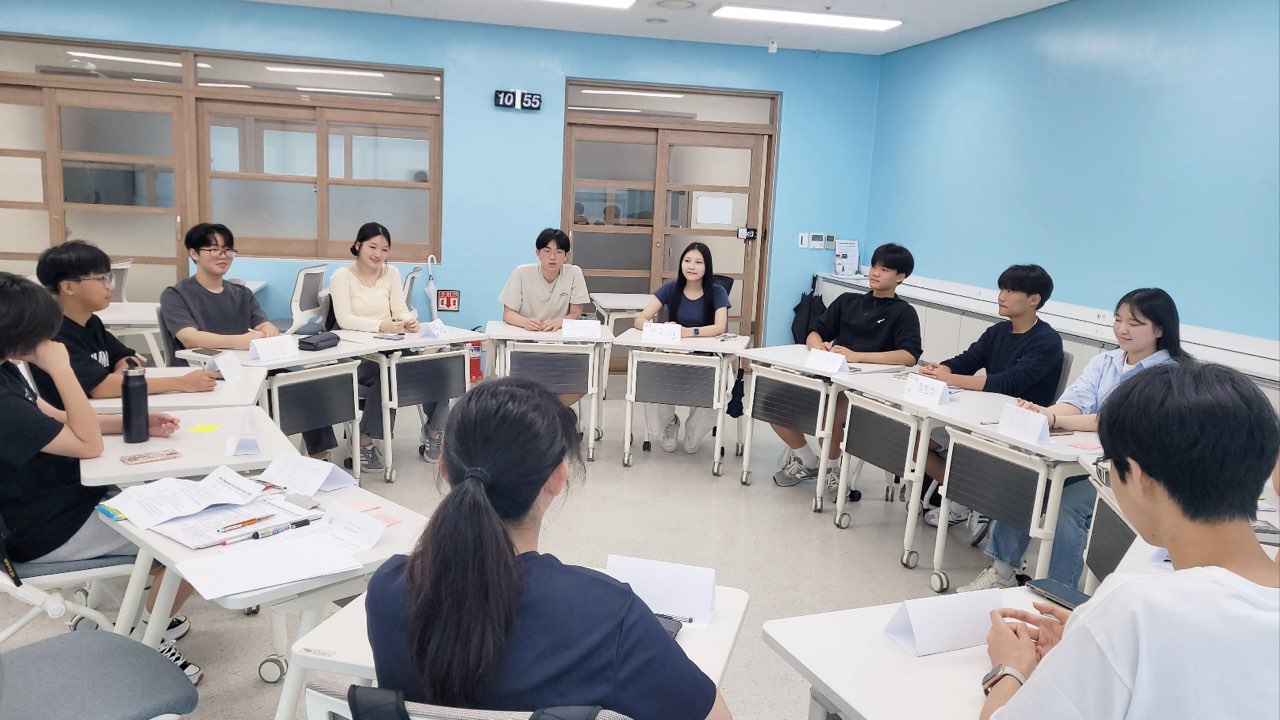 4. 민주시민교육과_학생 대표 소통과 협력으로 민주적 학교문화 만든다 (2).jpg