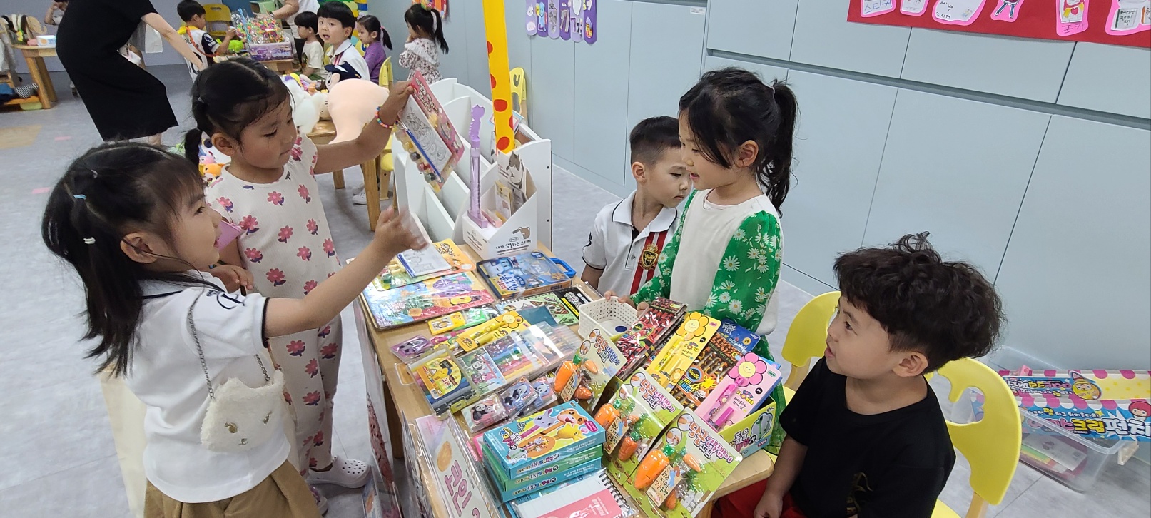 옥현유치원, 행복의 씨앗을 뿌리는 ‘인성 코인 축제’ (1).jpg