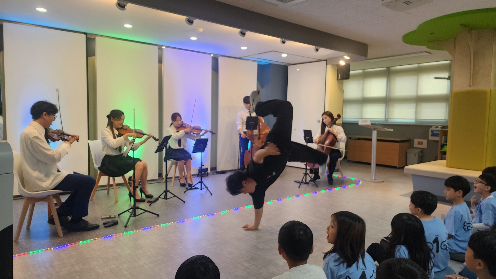 7. 울산중앙초등학교는 15일 교내에서 '꿈꾸잡, 진로체험의 날' 행사를 열었다 (1).jpg