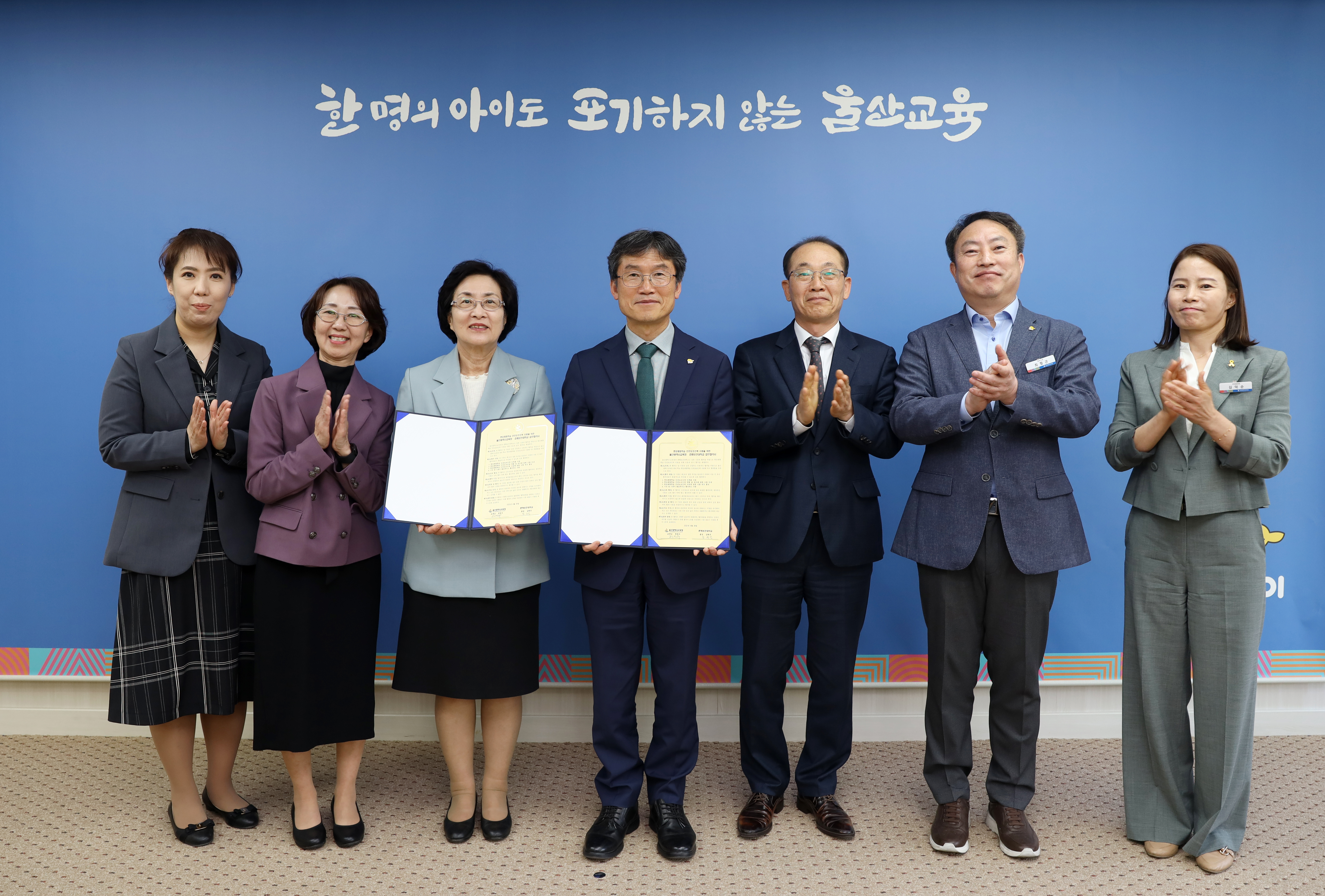 1. 현장체험학습에 지역대학생 안전보조인력으로 참여 (1).jpg