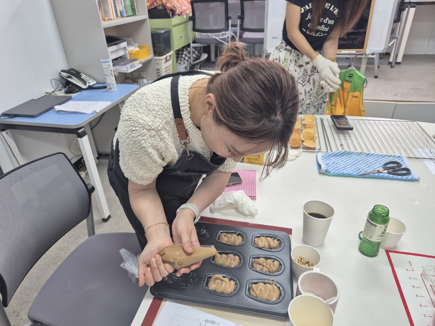 3. 강남초 학부모회, 학교에서 만나는 즐거운 제과제빵 (3).jpg