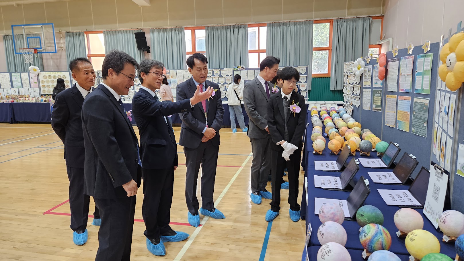 10. 대현초등학교는 25일 운동장과 체육관에서 '개교 100주년 기념행사'를 열었다 (4).jpg