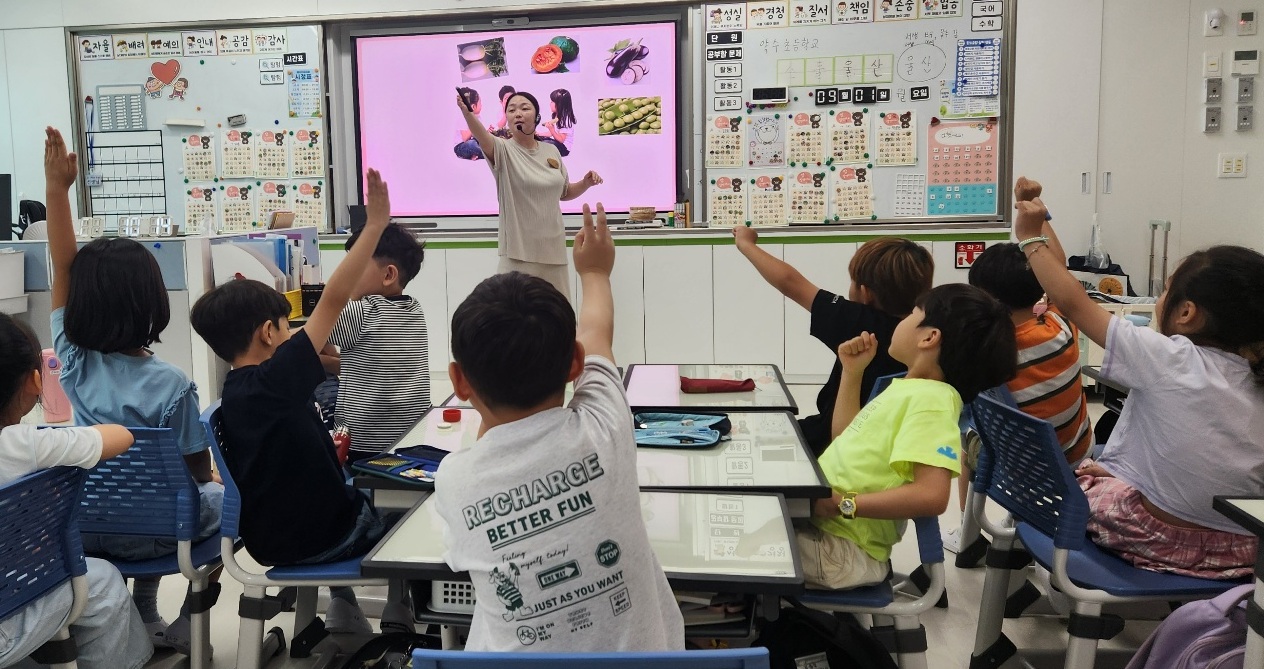 8. 약수초, ‘우리 농산물로 지구를 살려요’ 식생활 교육 (1).jpg
