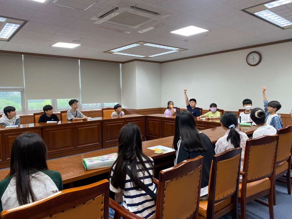 4. 민주시민교육과_학생 대표 소통과 협력으로 민주적 학교문화 만든다 (4).jpg