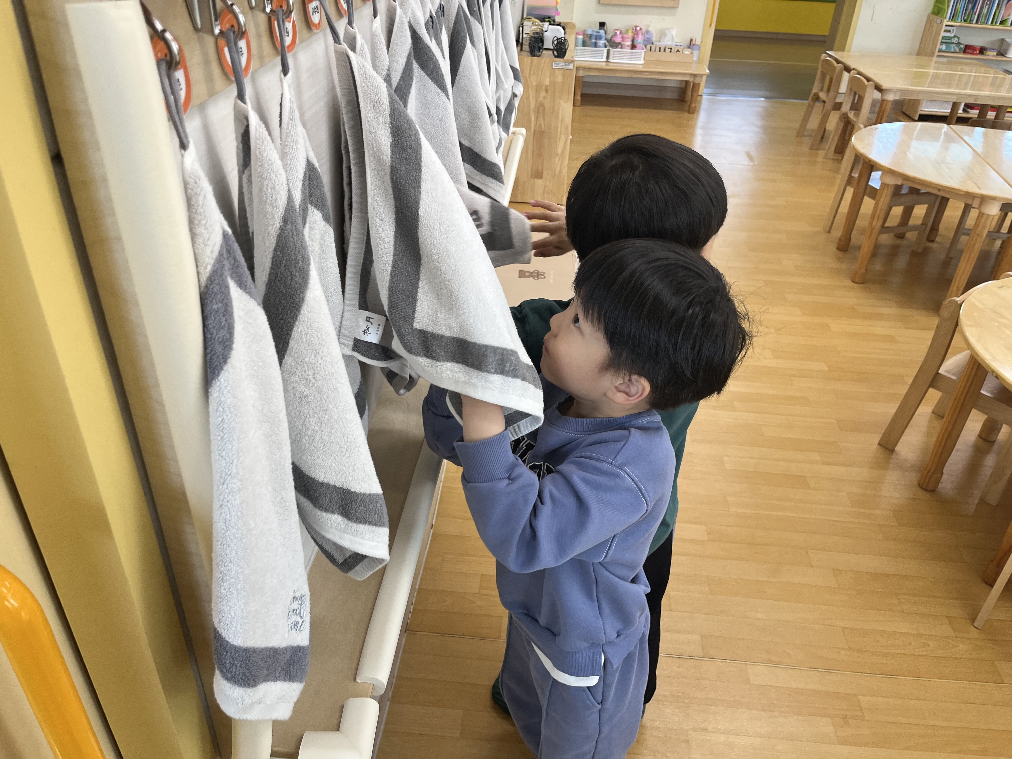 “천 수건 한 장으로 우리의 지구를 지켜요” (1).jpg