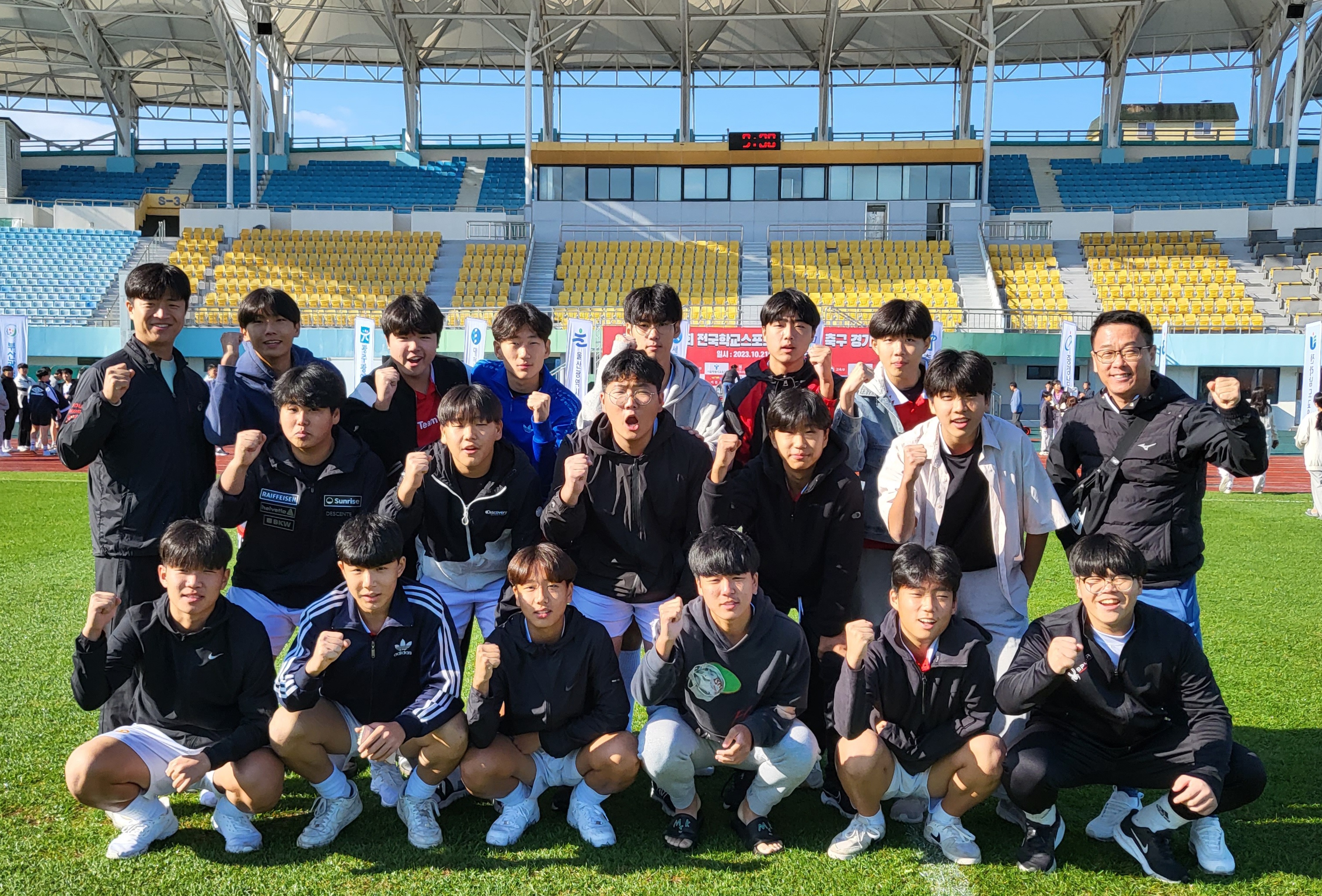 추가1 [체육예술건강과] 전국학교스포츠클럽축전 메달 18개 (4).jpg