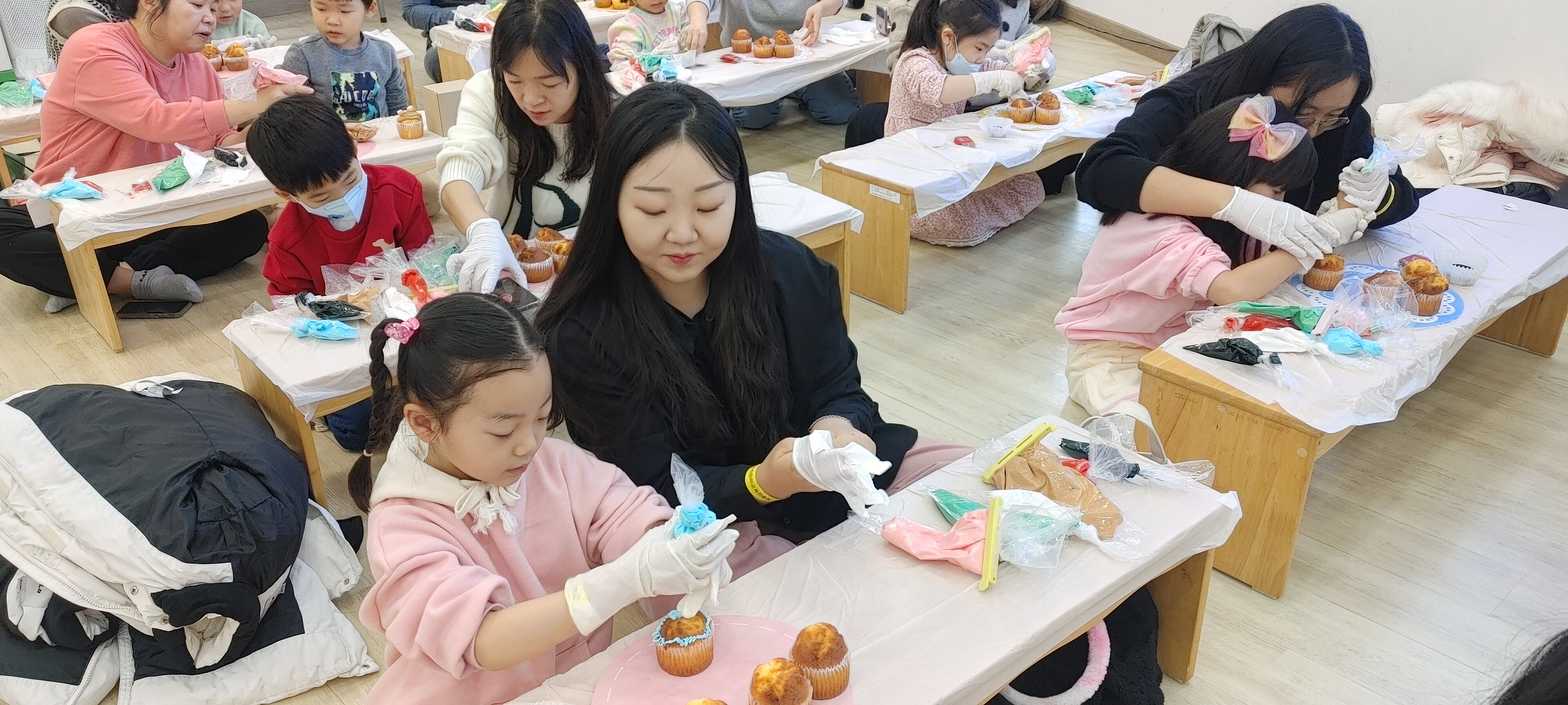 5 [유아교육진흥원] 컵케이크 만들면서 오감 자극해요 (2).jpg
