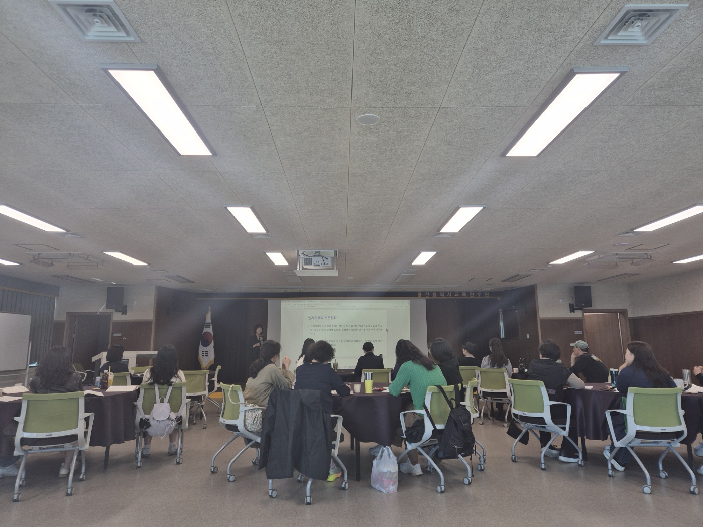 6. 교원 전문성 높여 학생 마음건강 지킨다 (3).jpg