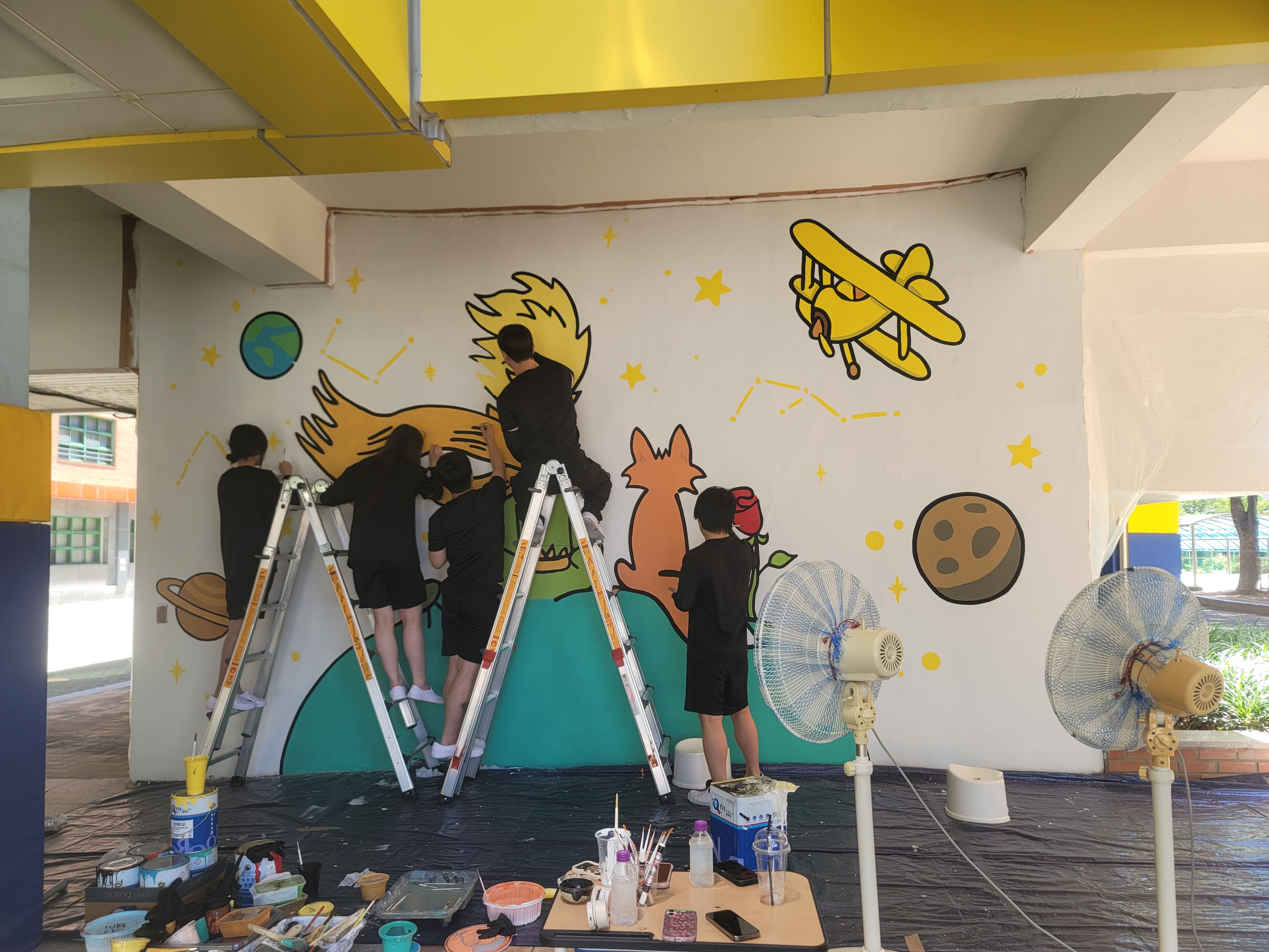 6. 영화초, 부산대와 감성 더한 어린왕자 벽화 완성 (3).jpg