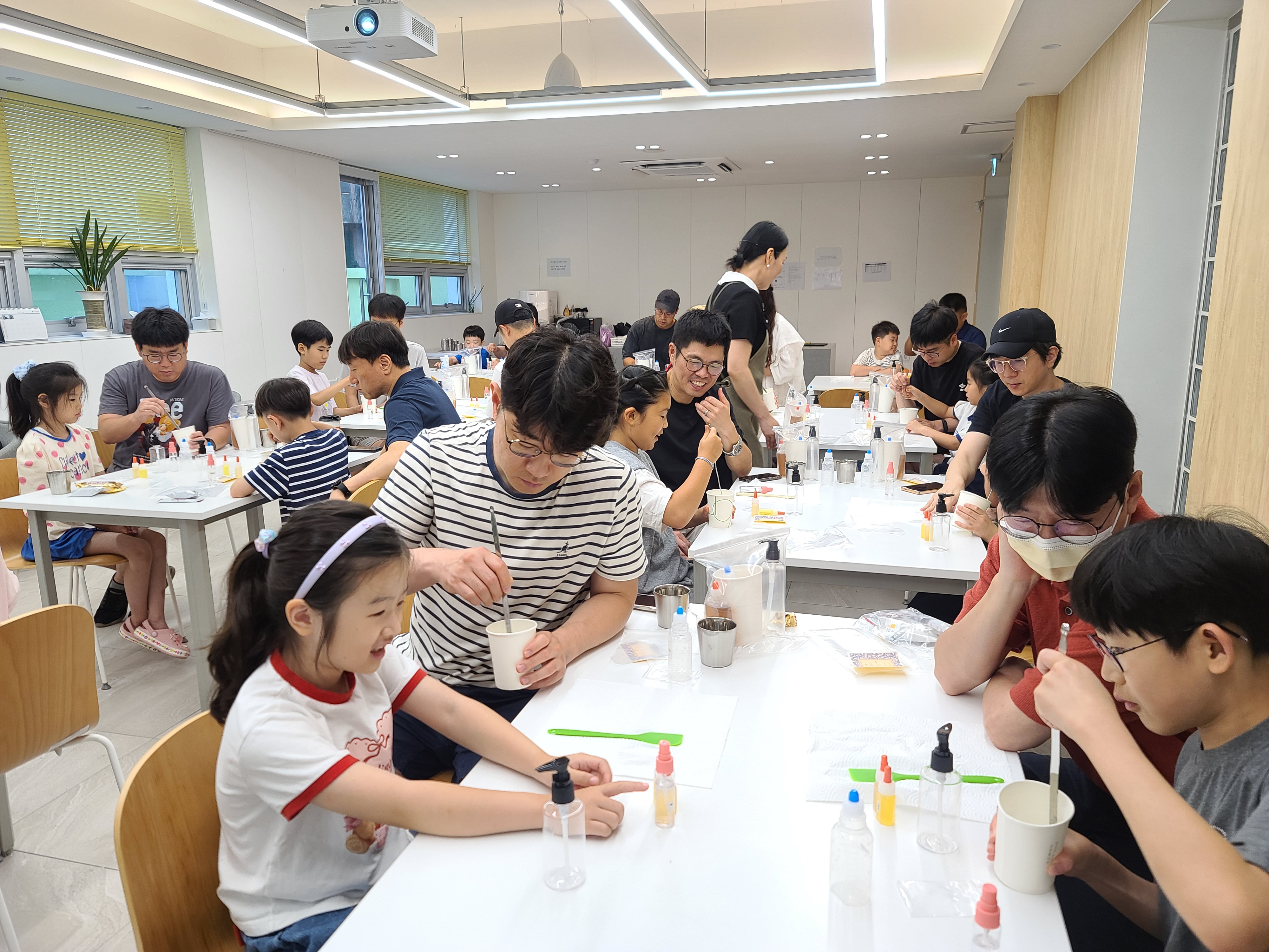7. “아빠와 함께 소통하며 환경도 지켜요” (2).jpg