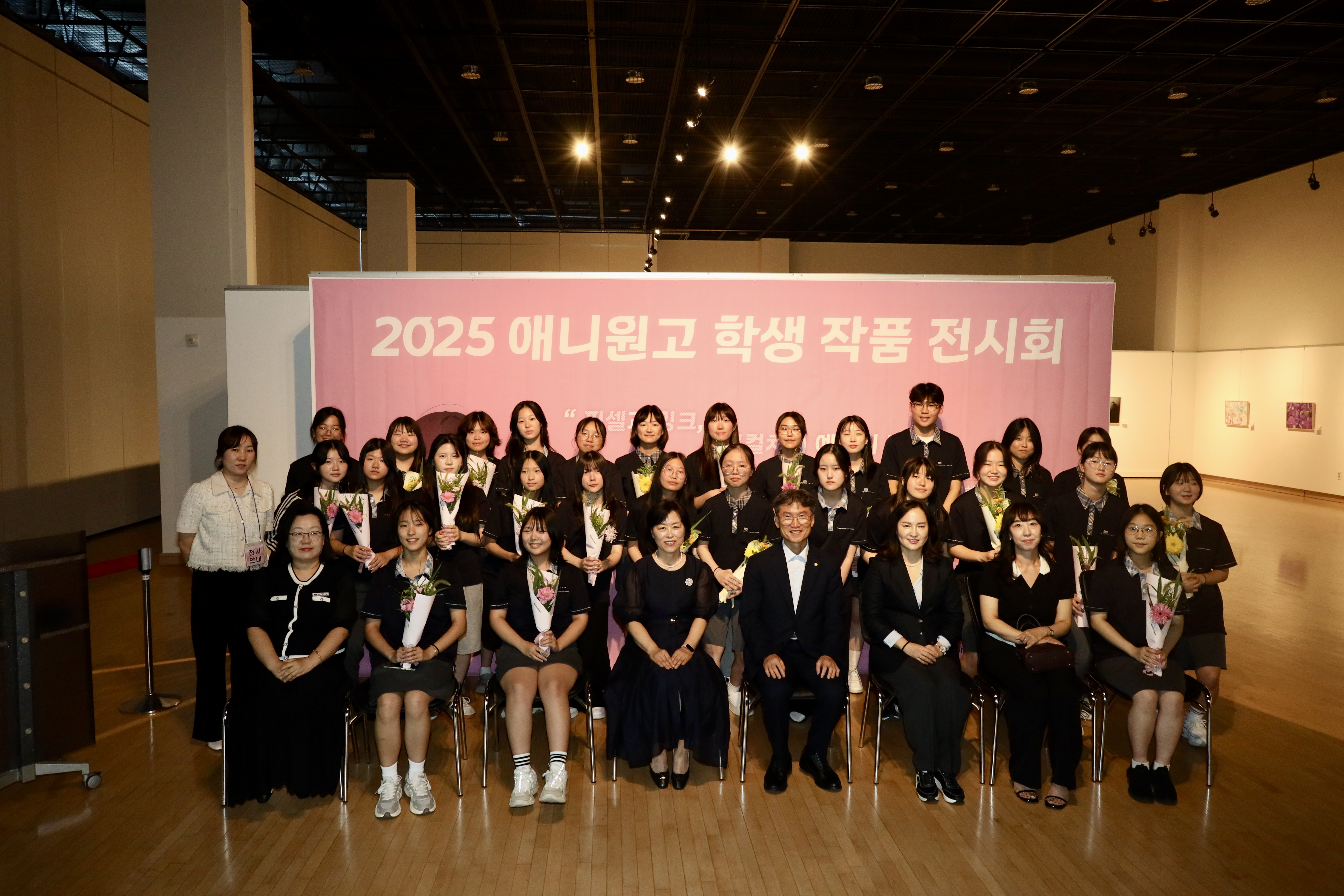 7. 울산애니원고, ‘학생 작품 전시회’로 만화 재해석 (1).jpg