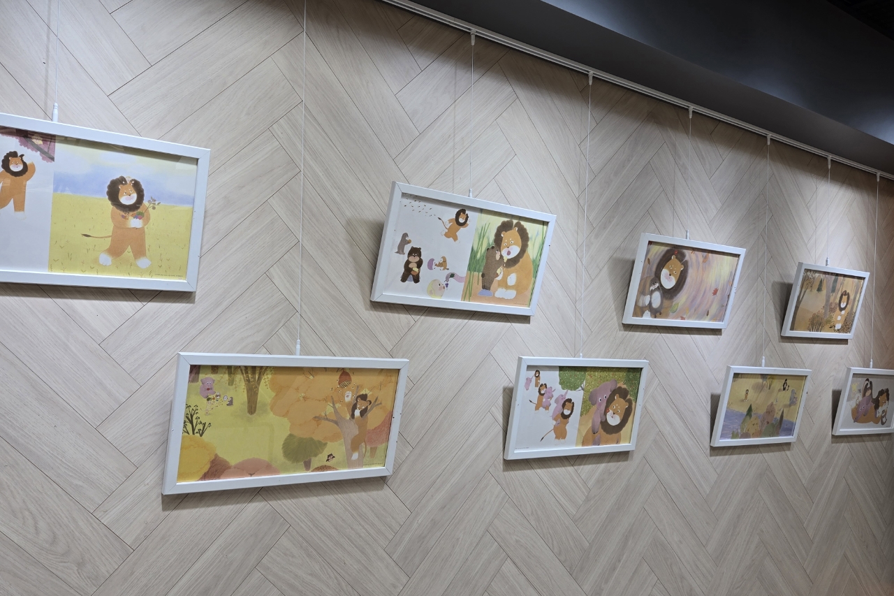 7. 울주도서관이 21일까지 이서영 작가의 '어흥 냠냠 코코' 원화 19점을 전시한다.jpg