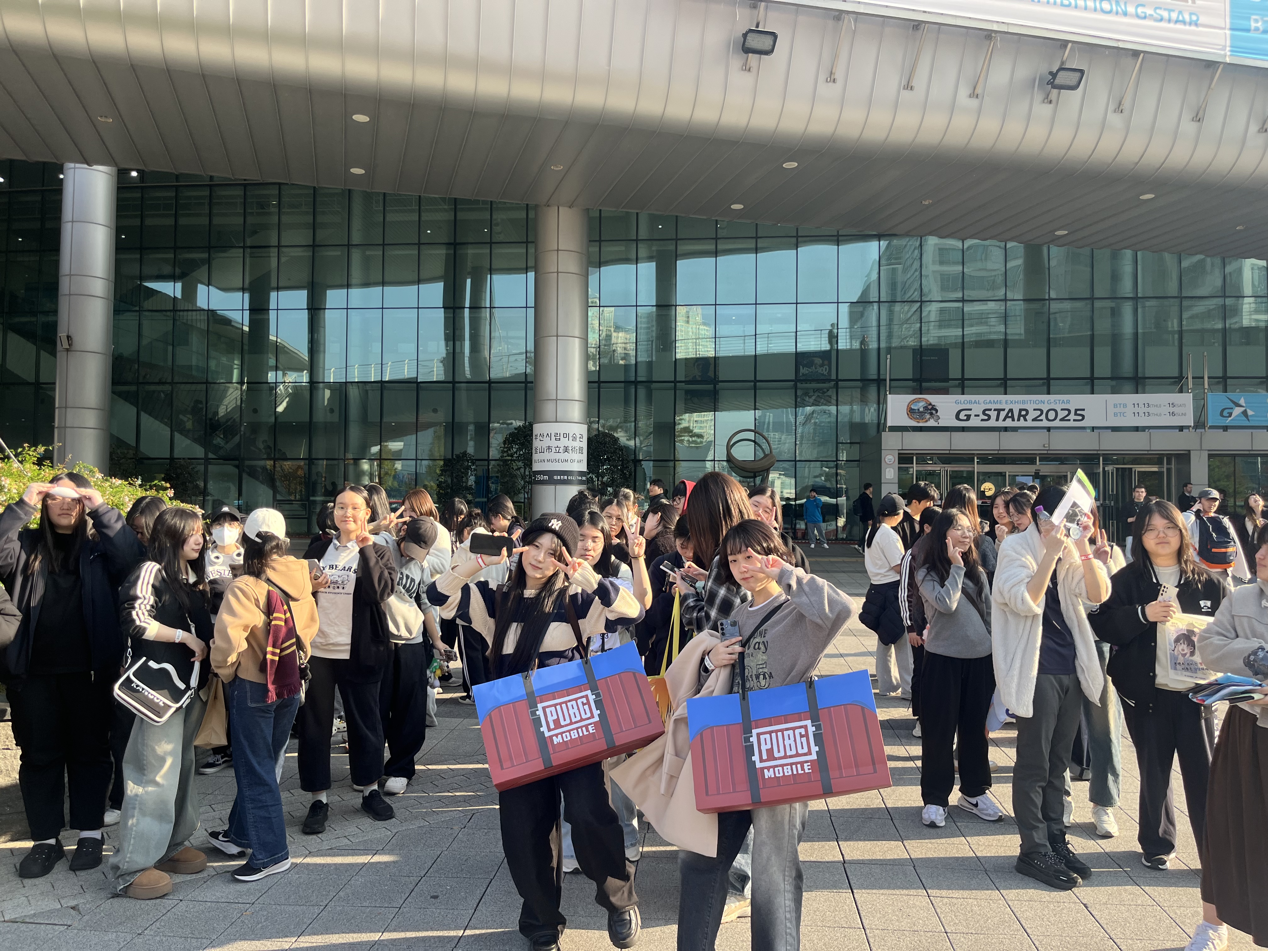 울산애니원고 학생들이 14일 부산 벡스코 국제게임전시회에 참여했다 (2).jpg