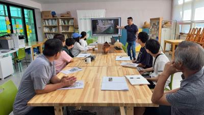 3. 지난 9월 울산마을교육공동체거점센터 '마을살이 학교'에 참여한 학생들이 레저용 로우보트 만들기에 참여했다 (1).jpg